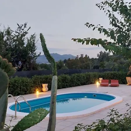 Indipendente Con Piscina Uso Esclusivo Internet Illimitato * סיניסקולה